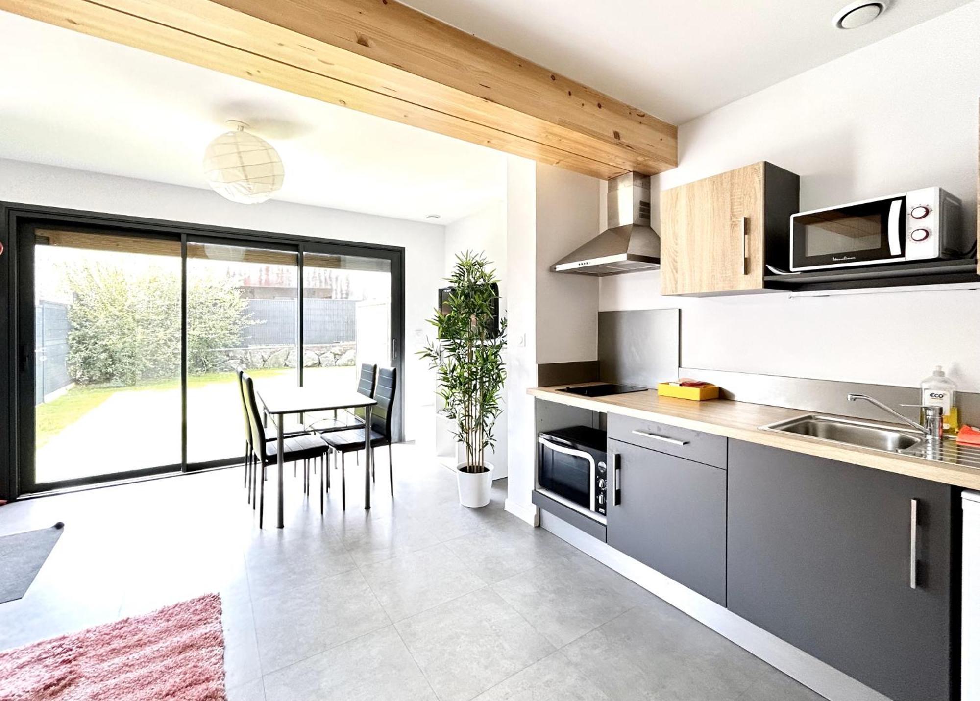 Du Vignoble A L'Atlantique - Residence Montifault Gites Du 2 Au 3 Pieces Le Pallet Exterior photo